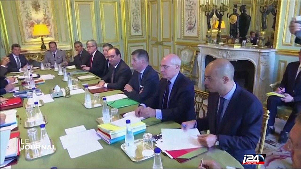 Valls: les primaires répondent à "un besoin démocratique"