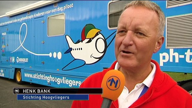 Tuncay (10) bestuurt vliegtuig: Dat doe je niet elke dag - RTV Noord