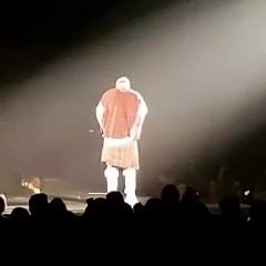 JUSTIN BIEBER FALLS ON STAGE (PURPOSE TOUR 16_06_2016)