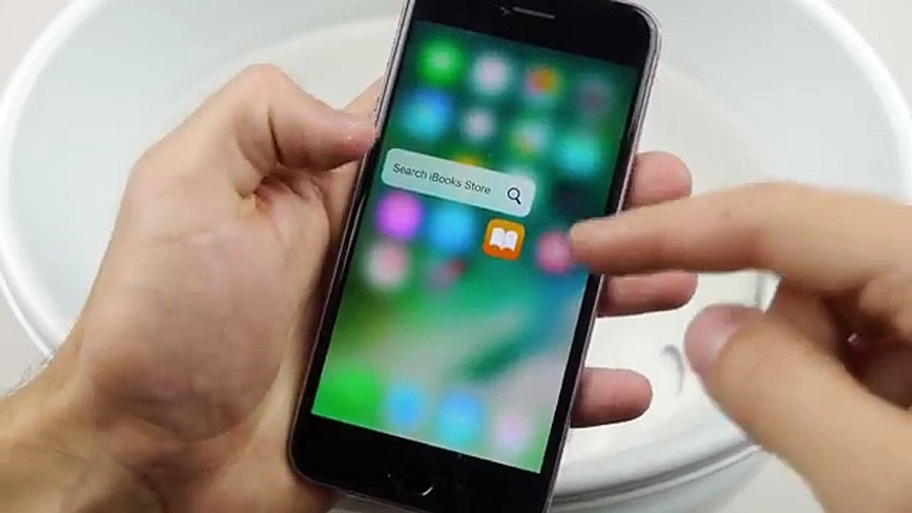 Dipping an iPhone 6S in Instant Hot Wax!