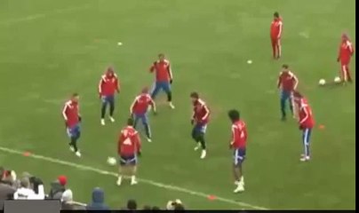 Bayern super rondo: 54 touches within 30 seconds