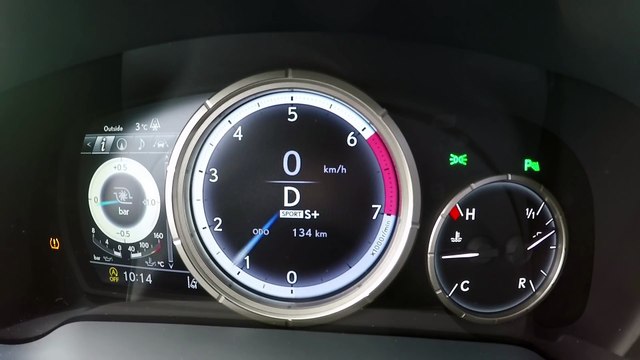 Lexus RX 200t 2016 có nhiều tiện ích