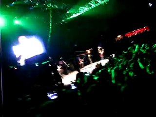 El Patio con Rejas en el Cielo - Fiskales Ad-Hok (En Vivo 25 Años)