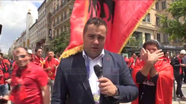 Ndizet tifozëria kuqezi - Top Channel Albania - News - Lajme