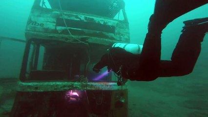 Scuba Diving: NDAC Chepstow - Double Decker Bus Swimthrough