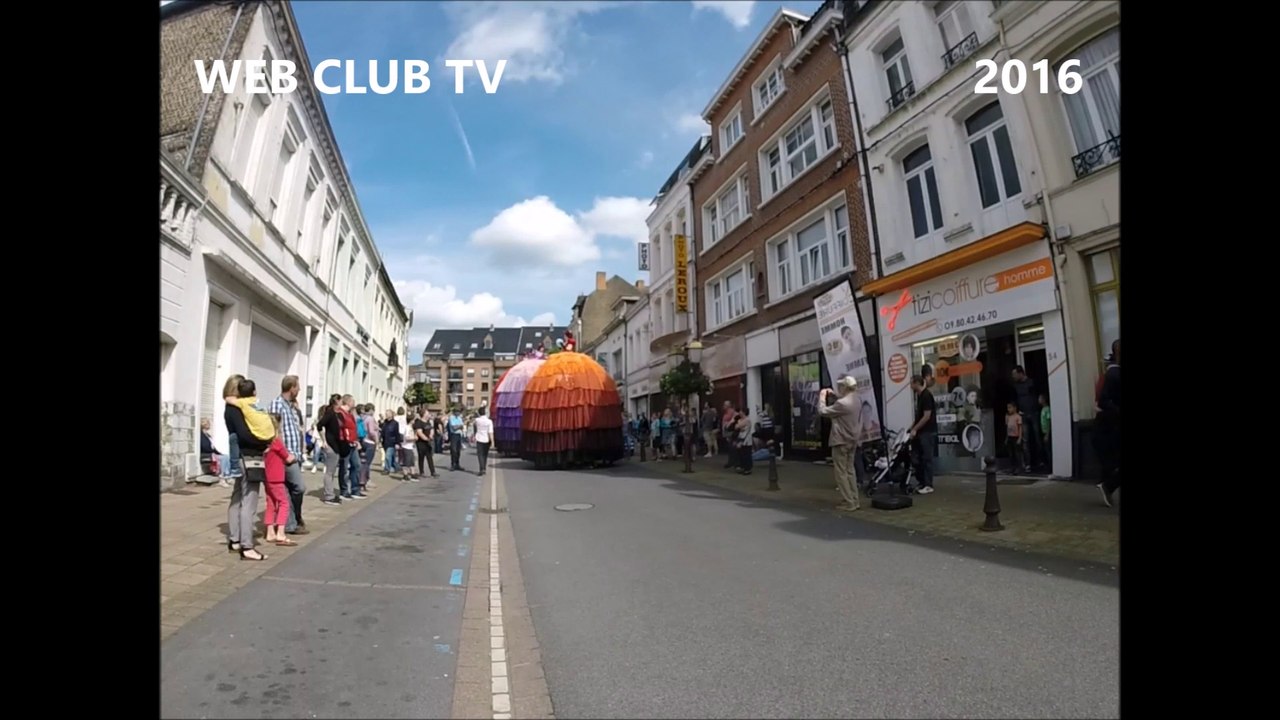 Les Tambours Express Et Poupées géantes Saint Amand  les Eaux