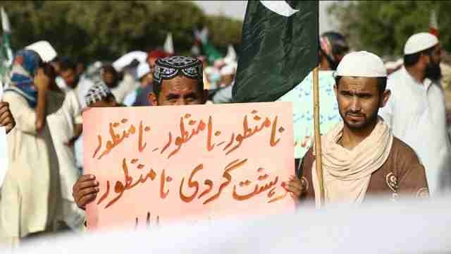 Protestan en Karachi (Pakistán) contra los bombardeos de EEUU