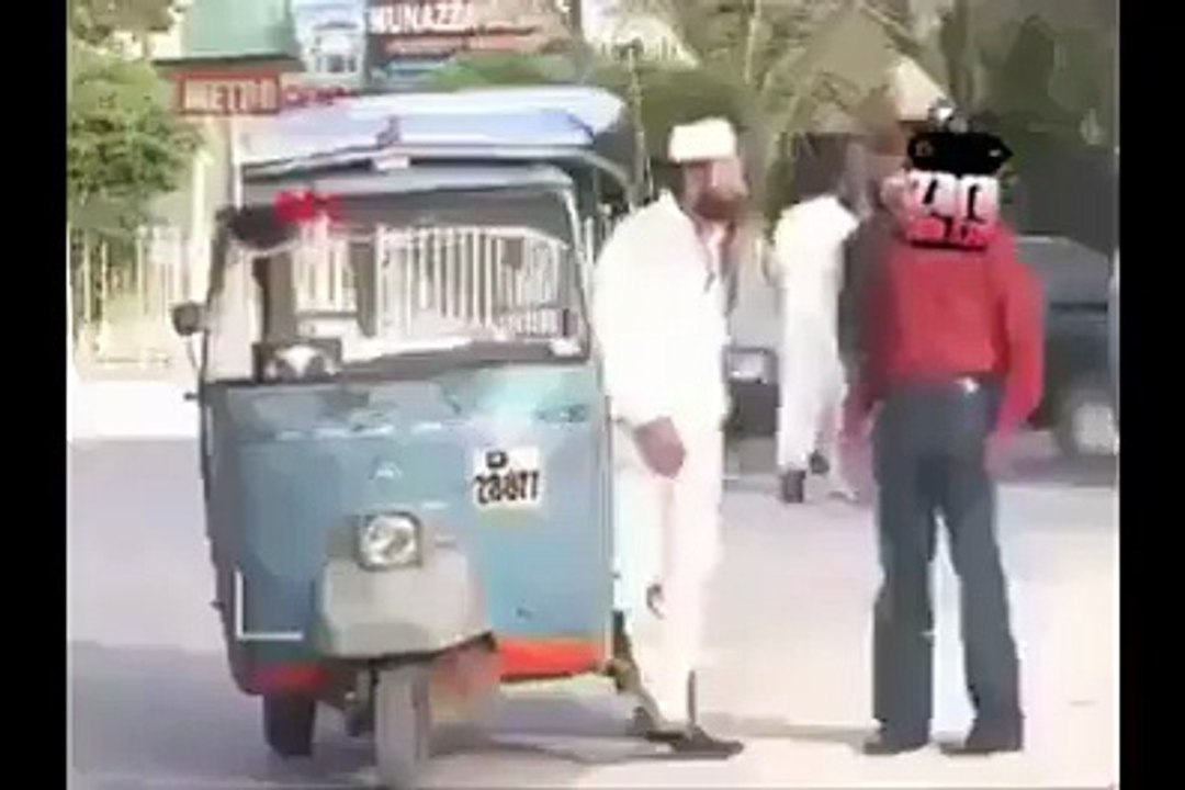 Pathan Funny Video in Karachi :D