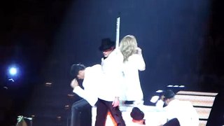 Celine Dion - It's A Man's World Snippet (Milwaukee 9-29-08)