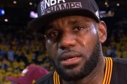 LeBron James en larmes après avoir remporté son titre de Champion NBA 2016