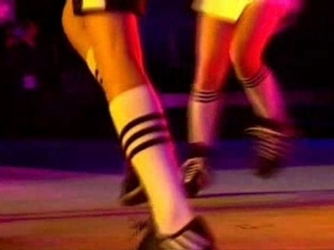 Country Musume - Uwaki na Honey Pie (Live 2003)