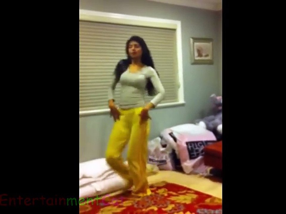 Alone Desi Girl Home Dance  Munni Badnam Hui_Babydoll_HD