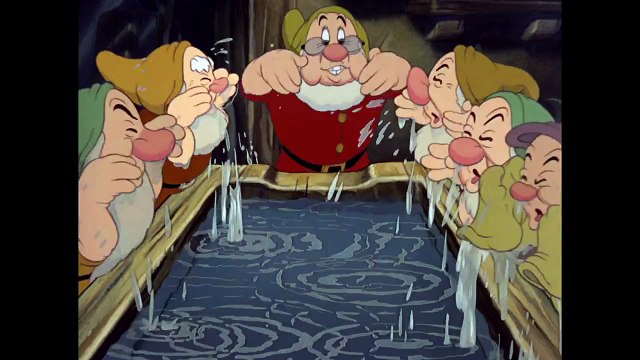 Blanche Neige et les Sept Nains - On se lave !