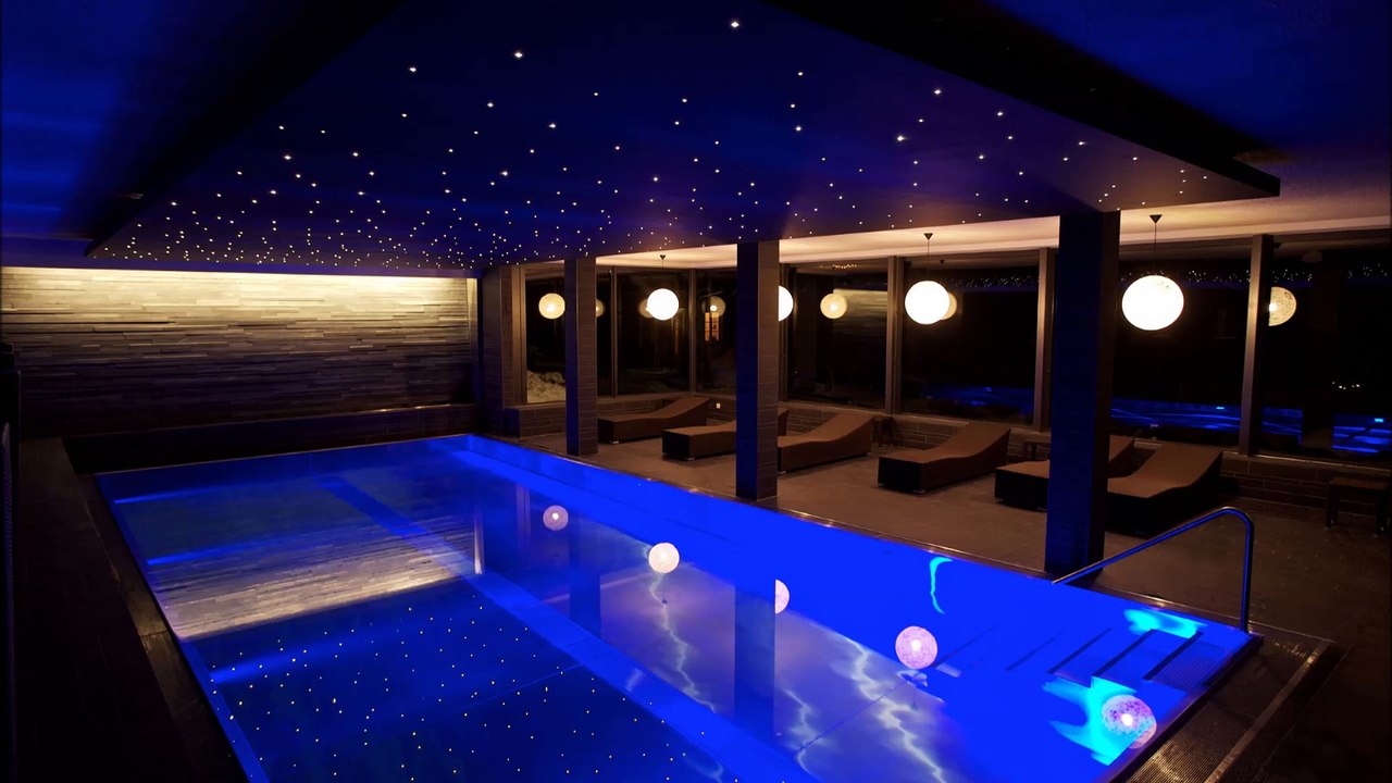 Luxury House Design Pool