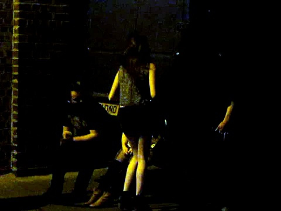 Groupie chaudasse - Dangerous! - 15/09/2011