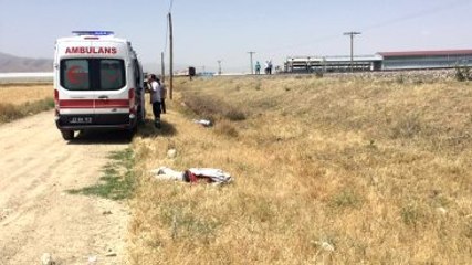 Elazığ'da Tren Minibüsü Önüne Katıp 400 Metre Sürükledi: 9 Ölü