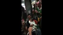 Des supporters irlandais chantent une berceuse à un bébé