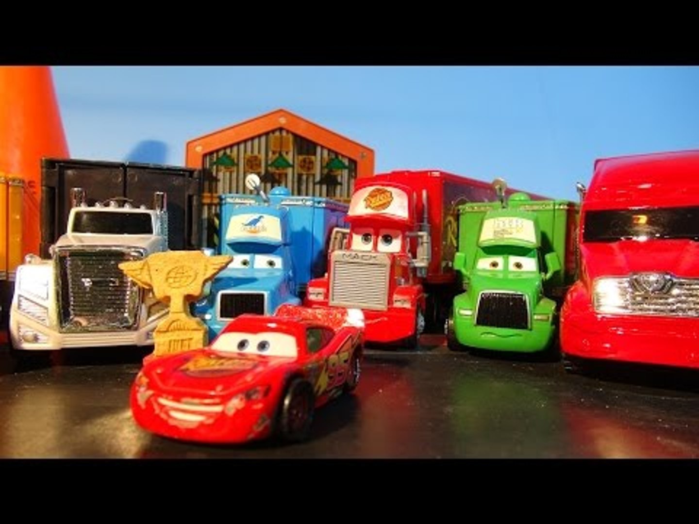Pixar Cars Dinoco Lightning Storm Lightning McQueen from the Disney Pixar  Cars Character Encyclopedi - video Dailymotion