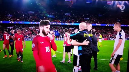 Cristiano Ronaldo STOPS security to have a selfie with a fan!