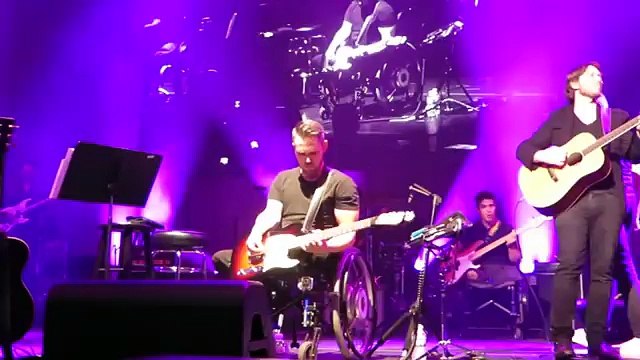 Comfortably Numb Roger Waters, Billy Corgan, Tom Morello, GE Smith the MusiCorps Band