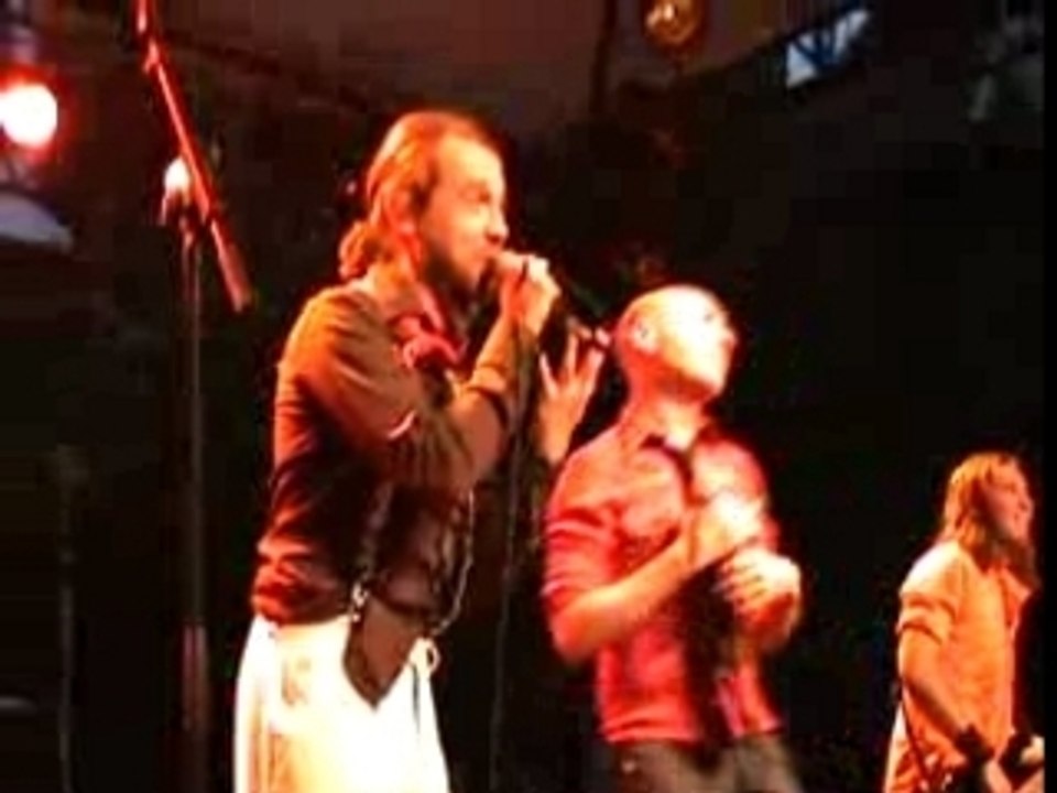 Seul et célibataire -Les Fatals Picards-