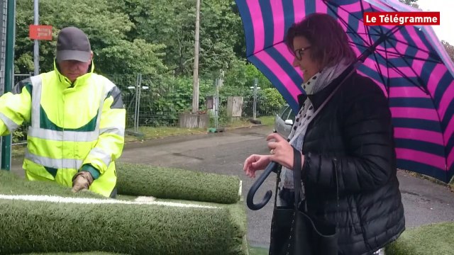 Lorient. Pelouse synthétique du Moustoir : les premiers lots retirés