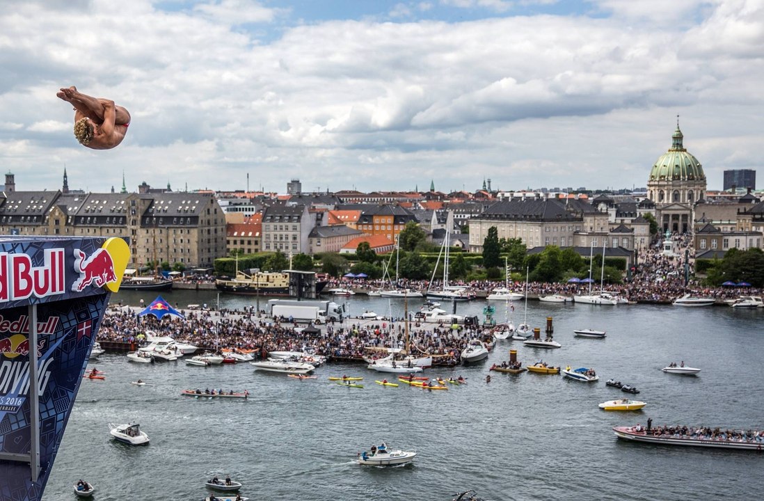 Adrénaline - Plongeon : Gary Hunt survole l'étape danoise du Red Bull Cliff Diving World Series 2016