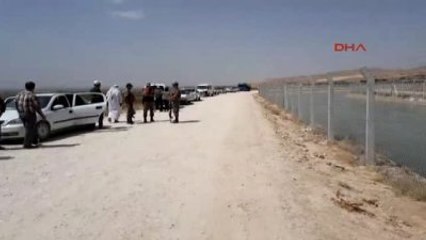 Şanlıurfa?da Otomobil Kanala Düştü, 8 Yaşındaki Çocuk Kayboldu