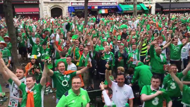 Les irlandais célèbrent leur pays boulevard de Clichy