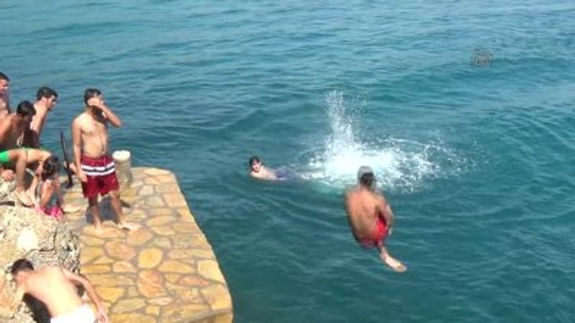 Güney Ege Sahillerinde Sıcak Hava Yoğunluğu