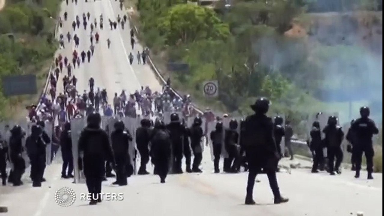 Six killed in Mexico teachers' protest