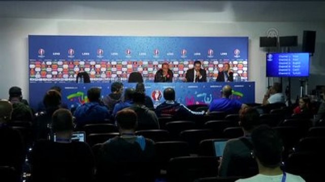 Fatih Terim Basın Mensuplarının Sorularını Cevapladı (1)