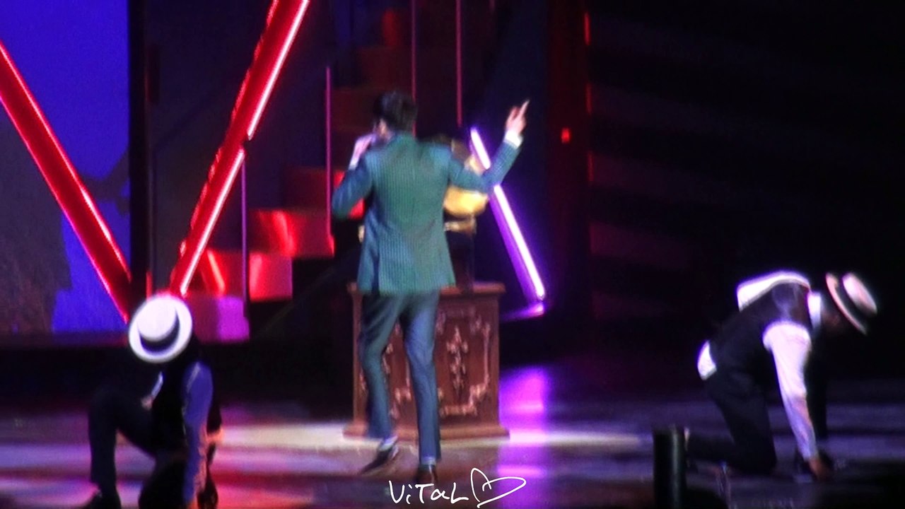 Nichkhun x Wooyoung Unit _ 彼女  닉쿤 x 우영 유닛 무대