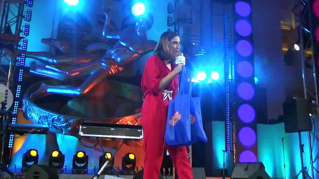 Рита Че разыгрывает призы