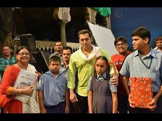 Salman Khan Bonds With Special Kids On Prem Ratan Dhan Payo Sets!