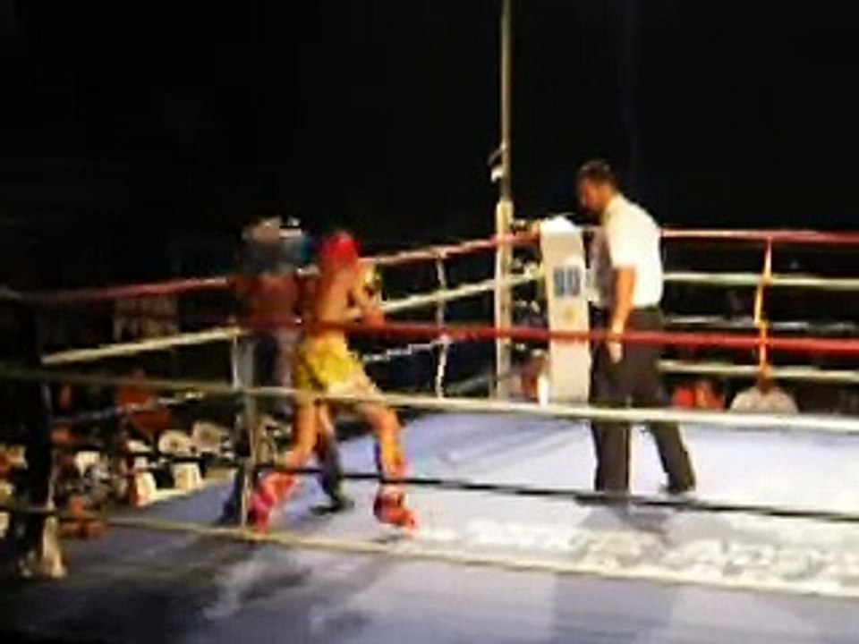 Nahuel Curto 2 asalto - Velada Knariboxing 19-04-08
