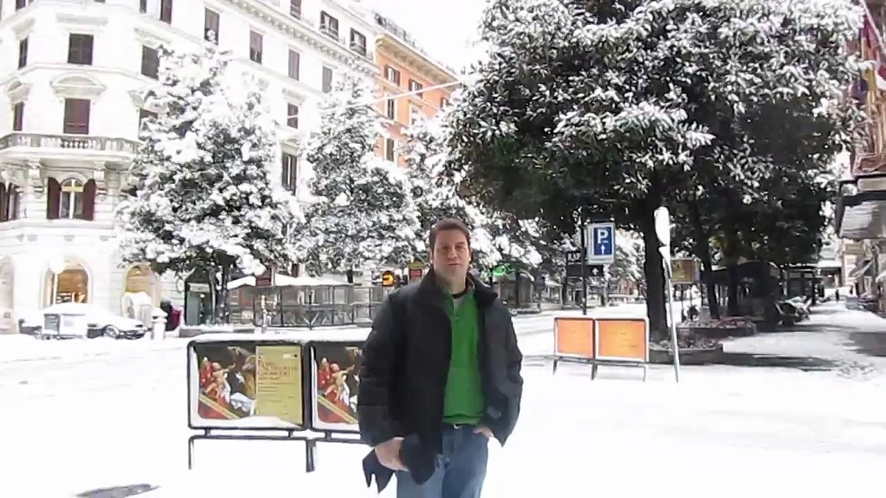Snowing in Rome, Italy - First Time in 25 Years!