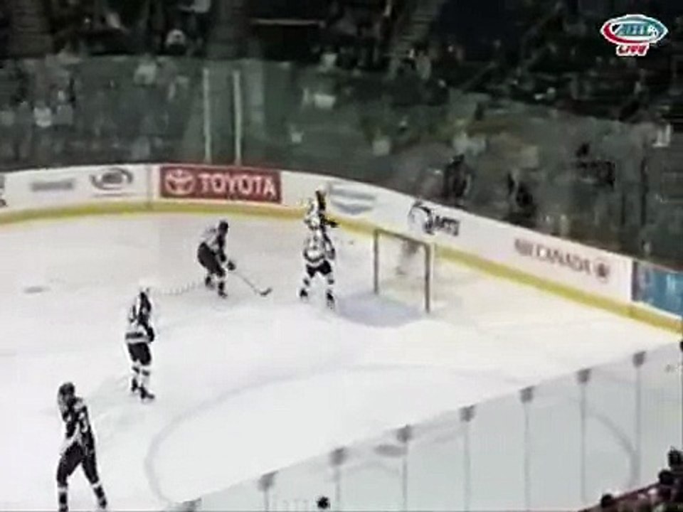 Aaron Boogaard vs. Matt McCue 10/29/09