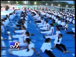 Thousands of people attend yoga day celebration at GMDC ground, Ahmedabad - Tv9 Gujarati