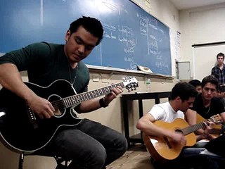Sala 15 Anglo Tamandaré, aula de acústica Professor Carrilho.