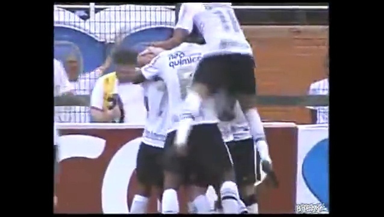 Edinson Cavani Scores Amazing Goal And Announcer Goes Nuts