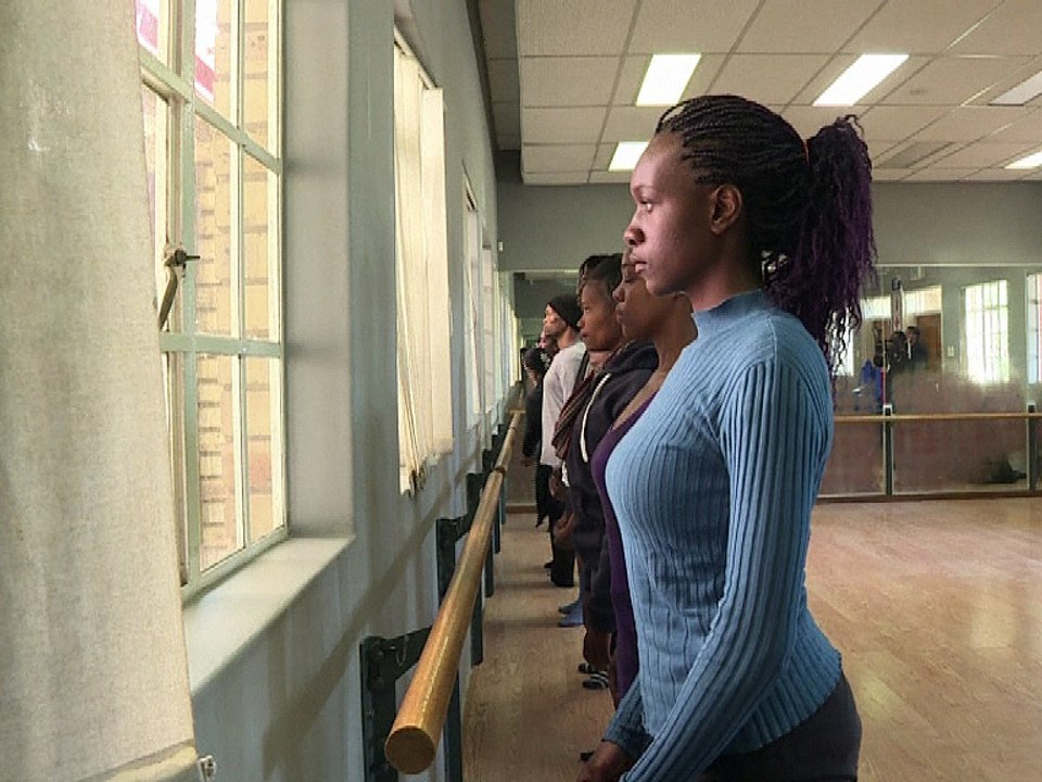La danse classique entre sur scène dans le township de Soweto