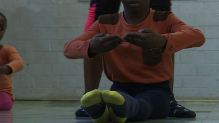 La danse classique entre sur scène dans le township de Soweto