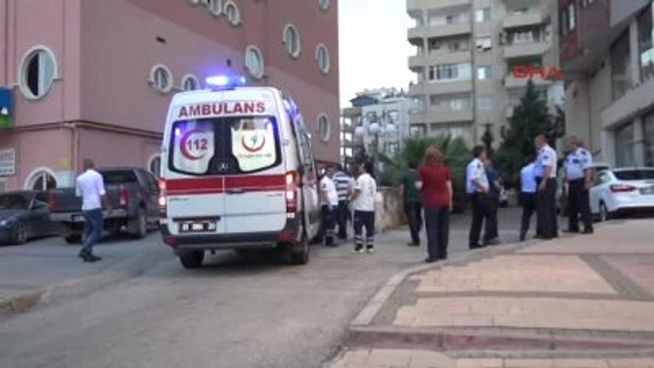 Adana 4'üncü Kattaki Evinin Penceresinden Düşüp Öldü