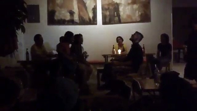 El gato que esta triste y azul . Gracias, Lempira.