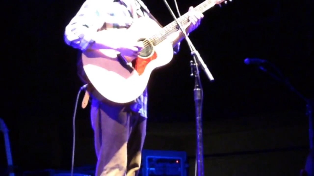 Phillip Phillips ~ Assumption College 4/29/13 ~ Hazel 1st Verse