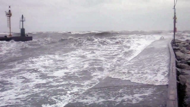Bora in Romagna, mareggiata Cesenatico 26/10/'10