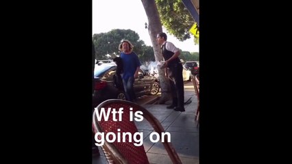 Télécharger la video: Serveur fait des cris de singes à une personne qui perturbait la terrasse du restaurant