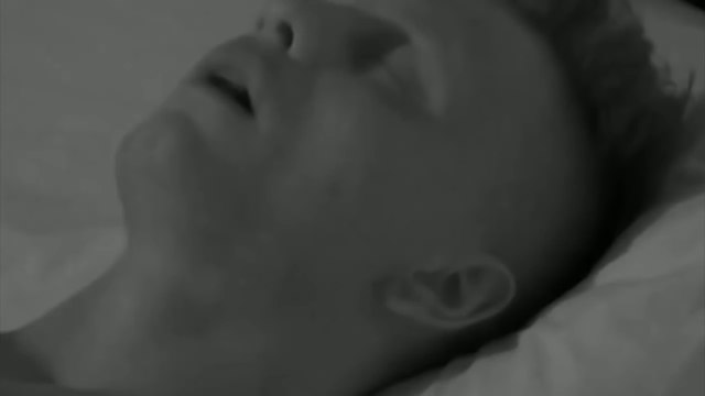 Miss Grande-Bretagne destituée après avoir fait l'amour dans une télé-réalité !