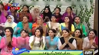 Real Face Of Amir Liaquat Flirting Sanam Baloch in LIVE Show